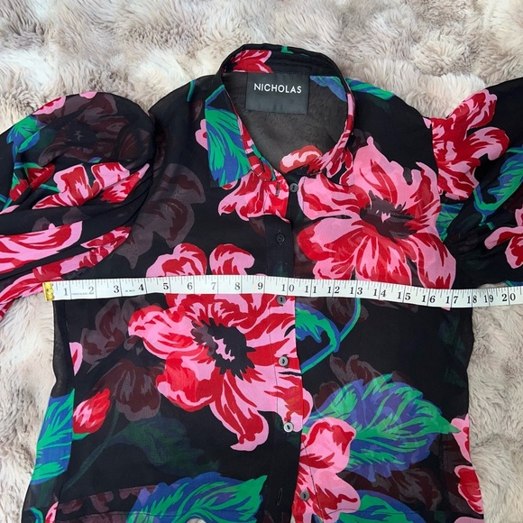 Nicholas Black Floral Sheer Balloon Sleeve Blouse - Size Medium - Picture 7 of 11